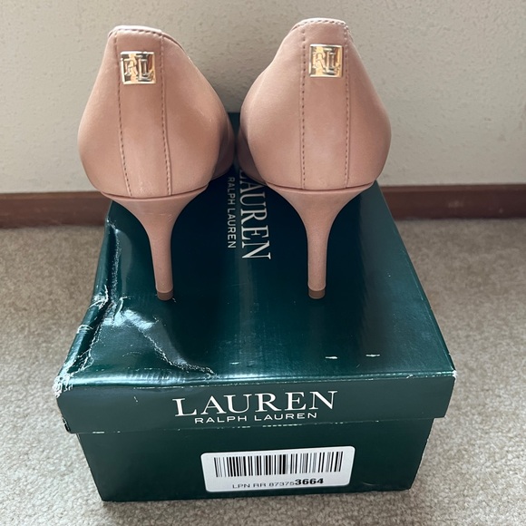 Lauren Ralph Lauren Lanette Classic Tan Heeled Pumps - Picture 3 of 5
